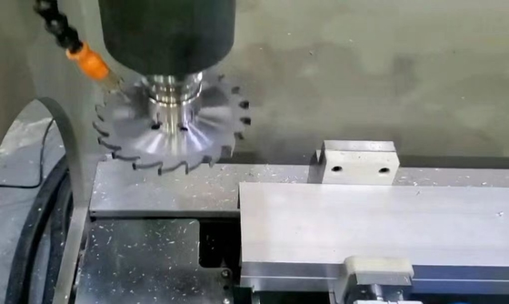 Центр обработки CNC 3+1 оси
