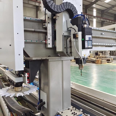 4 оси Алюминиевая CNC буровая фрезерная режущая машина для профиля в пределах 6500 мм длины