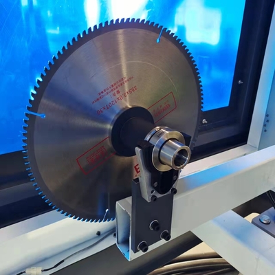 Алюминиевый центр CNC 5 осей подвергая механической обработке для резать сверля филируя выстукивая отверстия