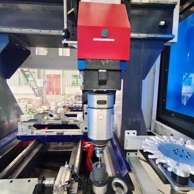 Алюминиевый центр CNC 5 осей подвергая механической обработке для резать сверля филируя выстукивая отверстия