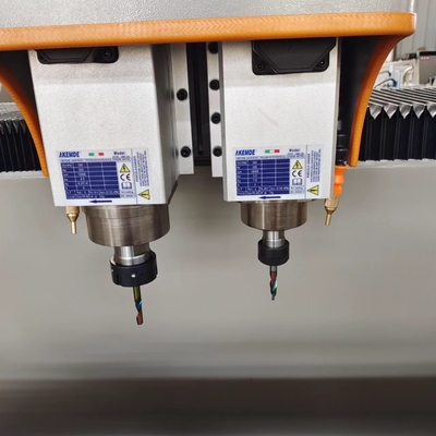 1.5м Алюминиевая CNC-буровая фрезерная машина 3+1 оси CNC-дверное производство