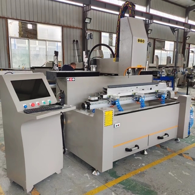 1.5м Алюминиевая CNC-буровая фрезерная машина 3+1 оси CNC-дверное производство