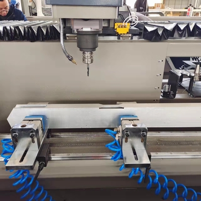 Высокая точность Алюминий 3-осевое CNC бурение фрезерная ATC обработки центра окна дверь изготовления машины