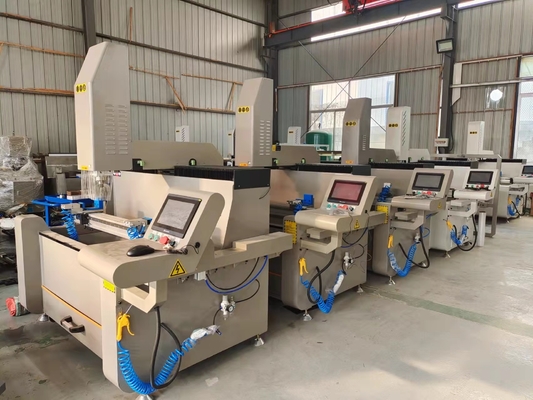 Маленькая алюминиевая дверь оконная CNC буровая фрезерная машина с длиной обработки 1200 мм