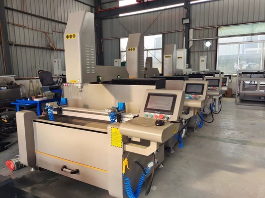 Маленькая алюминиевая дверь оконная CNC буровая фрезерная машина с длиной обработки 1200 мм