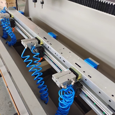 Настраиваемая 3,5 кВт * 2 спиндовые мощности CNC сверлильная фрезерная машина для алюминиевых оконных дверей и минималистской мебели