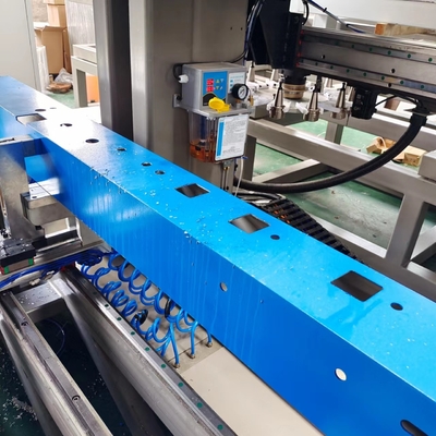 оси машины 4 маршрутизатора CNC 6500mm центр 7000mm промышленной алюминиевой подвергая механической обработке