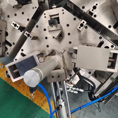 Машины для скрещивания окон / углов из алюминия с помощью CNC