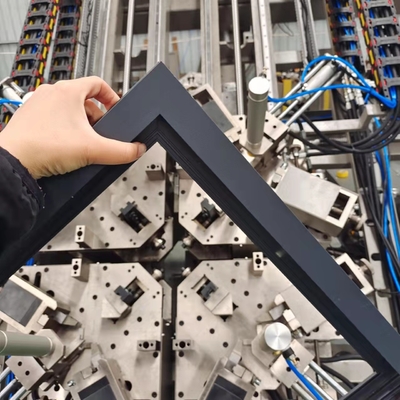 Машины для скрещивания окон / углов из алюминия с помощью CNC