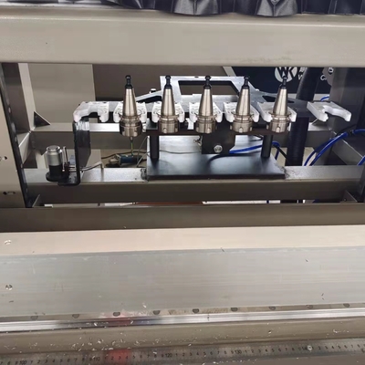Центр трассы алюминиевого CNC двери и окна подвергая механической обработке центра CNC профиля алюминиевый